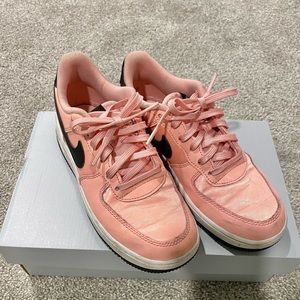 NIKE AIR FORCE ONE FOR LITTLE GIRLS size 2.5Y